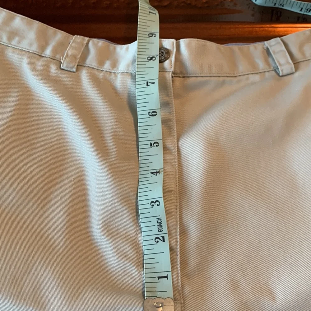 Liz Claiborne light khaki shorts Size 12